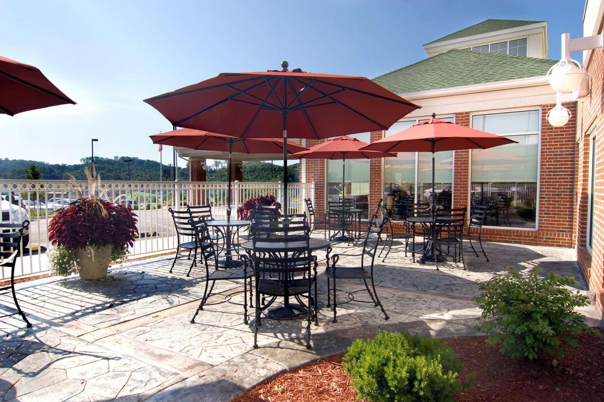Hilton Garden Inn Clarksburg Exterior foto